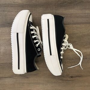 Chuck Taylor Converse Black and White Platform Sneakers Canvas